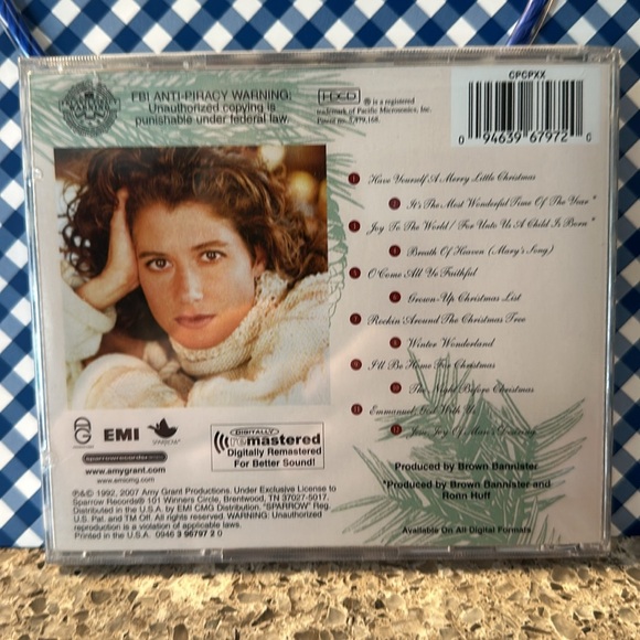 New AMY GRANT Home for Christmas CD 12 Tracks "It's the Most Wonderful Time..." - Picture 2 of 3